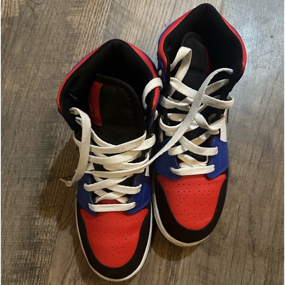 Jordan retro Ones (mids)